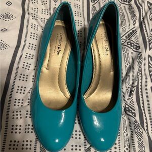 Teal heels